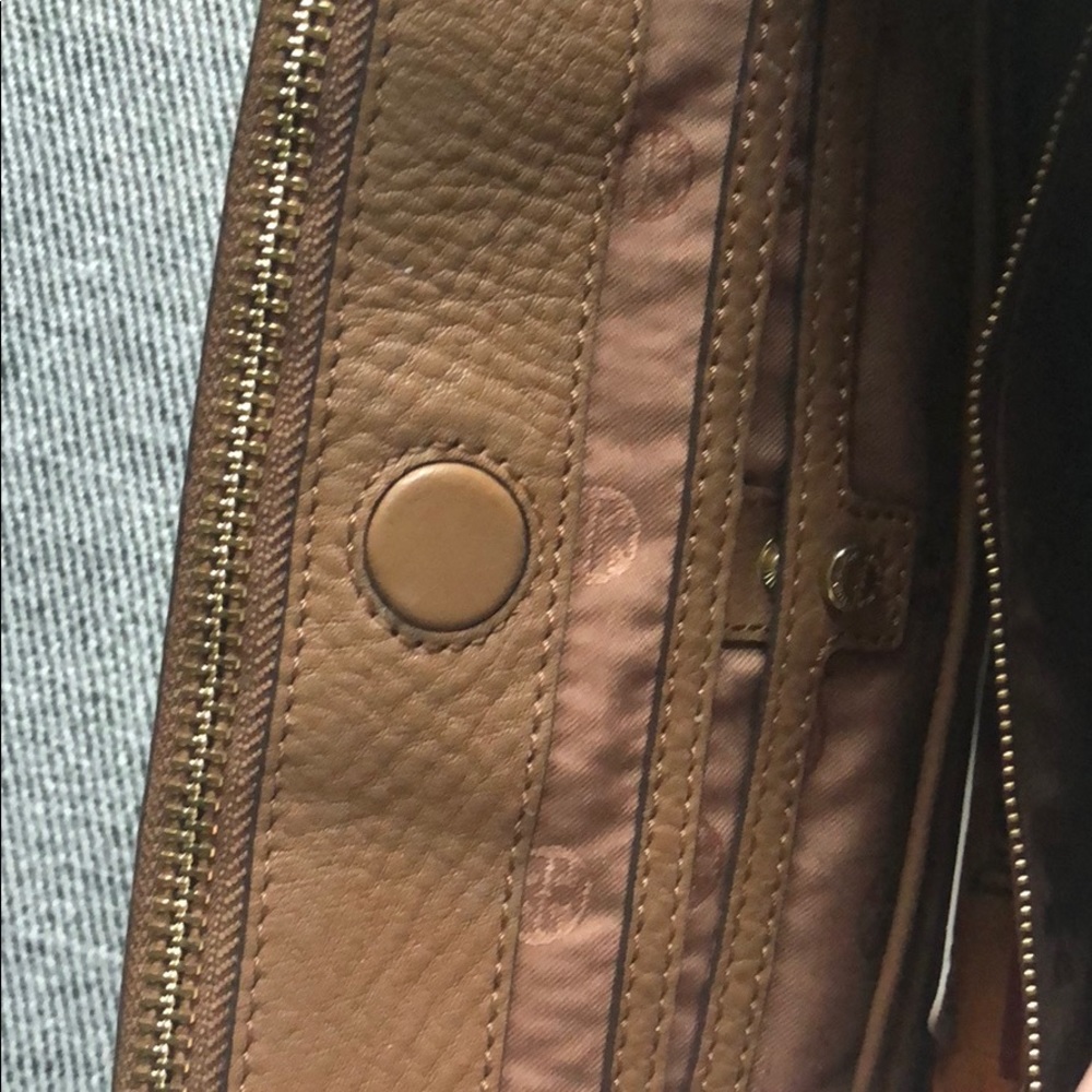 Tory Burch Handbag - like new!!!! - Picture 4 of 4